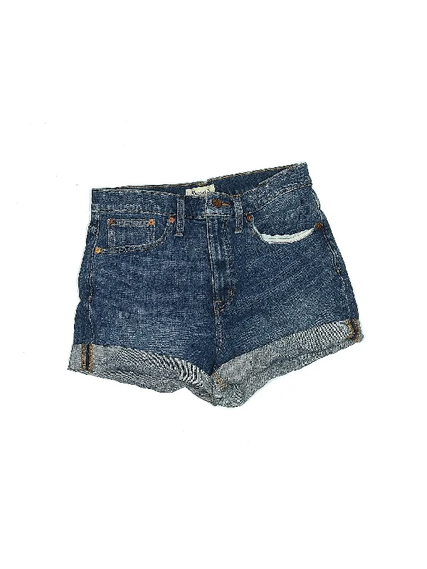 Low-Rise Denim Shorts in Medium Wash