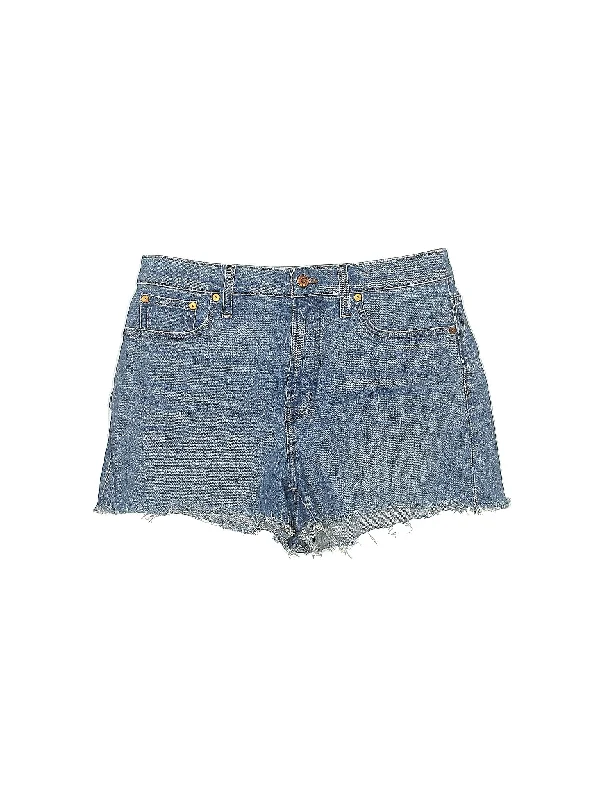 Low-Rise Denim Shorts in Medium Wash