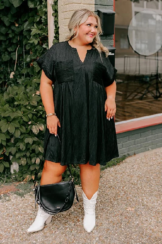 Long Weekend Wonderful Shift Dress In Black Curves